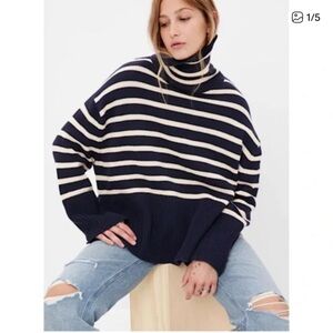 XL GAP oversized Navy and Cream Striped Turtleneck Sweater.  EUC
